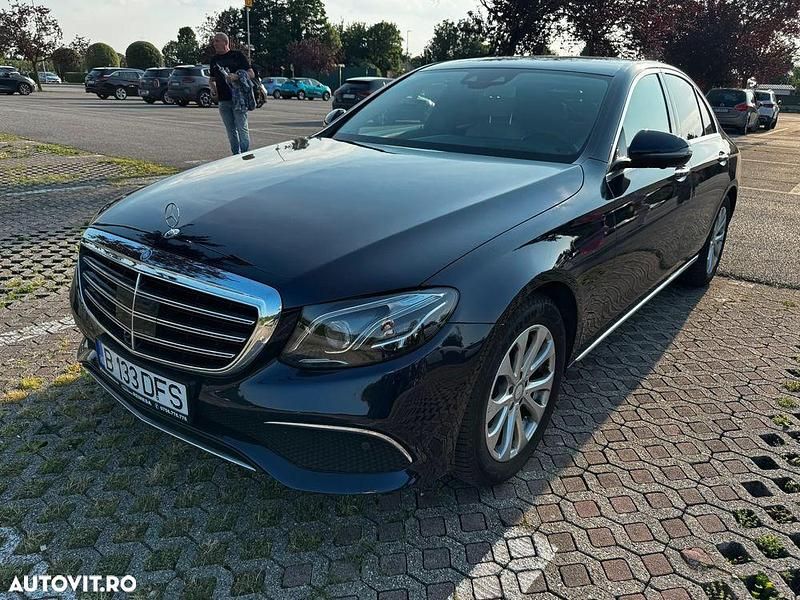 Culoarealbastru Utilizat 2016 Mercedes E200 Berlinǎ | 18.850 EUR (Preț OK) - Imagine 1/4