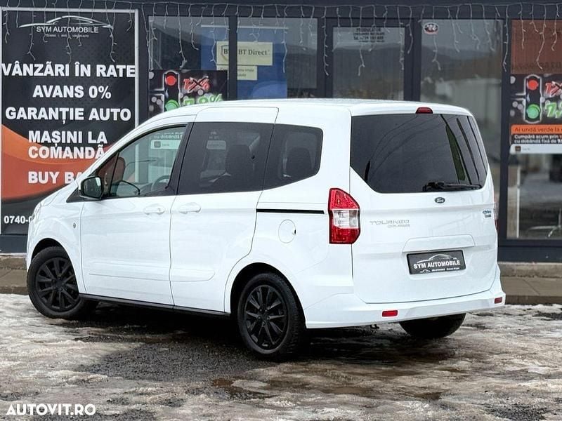Second-hand Ford Tourneo Courier Titanium 100 CP (73 kW) 2015 Culoarealb Monovolum