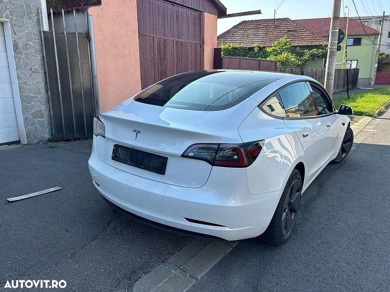 Second-hand Tesla Model 3 Standard Range 239 kW (325 CP) 2021 Culoarealb Berlinǎ