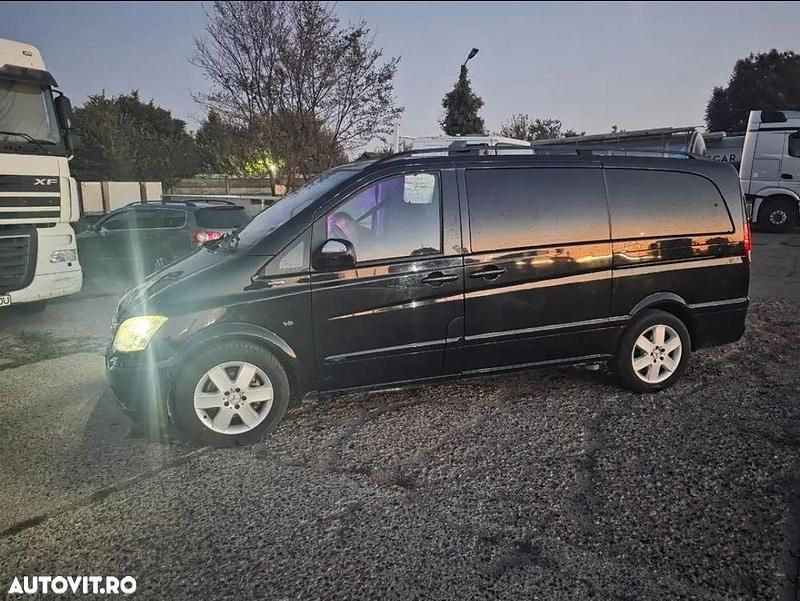 Culoarenegru Utilizat 2012 Mercedes Viano Monovolum | 9.000 EUR - Imagine 1/4