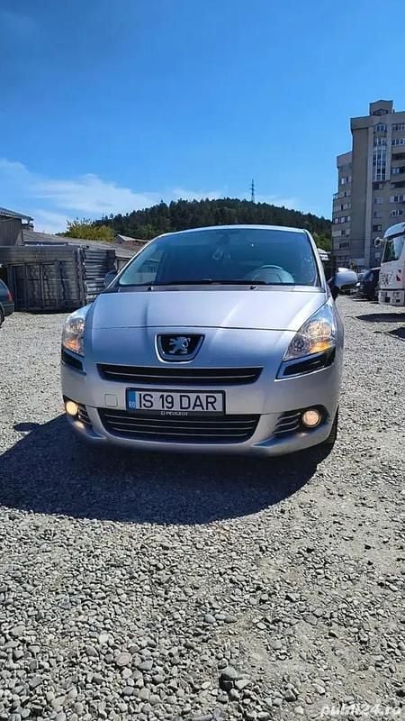 Utilizat 2013 Peugeot 5008 Monovolum | 4.750 EUR (Preț bun) - Imagine 1/4