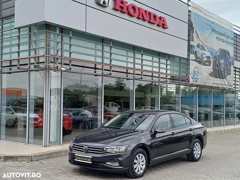 Culoarenegru Utilizat 2021 VW Passat Advance Berlinǎ | 21.490 EUR (Preț OK) - Imagine 1/4