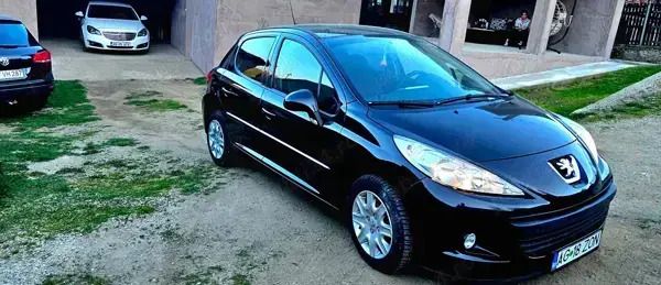 Utilizat 2011 Peugeot 207 Hatchback | 2.990 EUR - Imagine 1/4