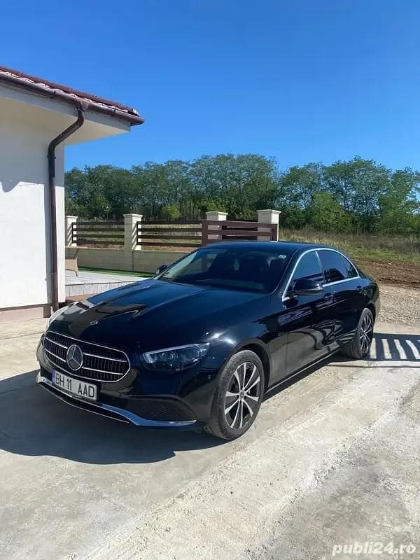 Utilizat 2020 Mercedes E300 Berlinǎ | 28.500 EUR - Imagine 1/4