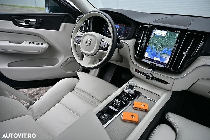 Second-hand Volvo XC60 Inscription 197 CP (144 kW) 2022 Culoarealbastru SUV