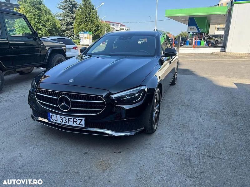 Culoarenegru Utilizat 2021 Mercedes E300 Break | 28.900 EUR (Preț bun) - Imagine 1/4
