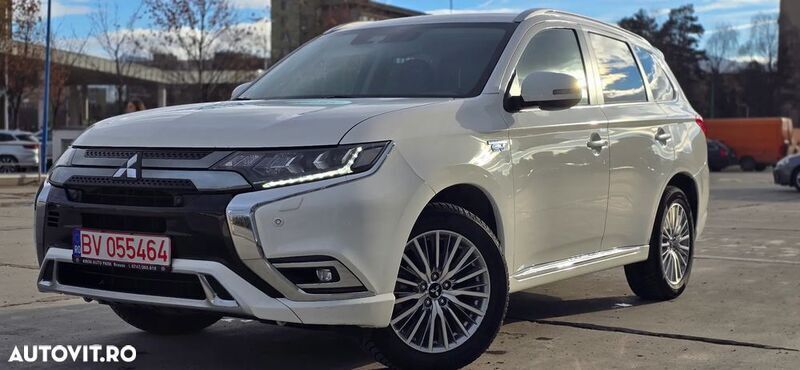 Alb Utilizat 2020 Mitsubishi Outlander P-HEV Instyle SUV | 23.300 EUR (Preț OK) - Imagine 1/4