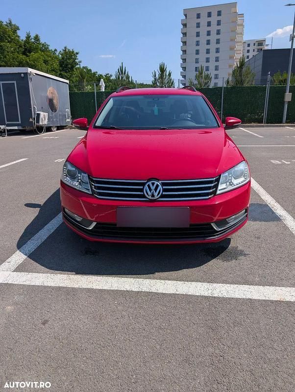 Rosu Utilizat 2014 VW Passat Highline Break | 6.300 EUR (Preț bun) - Imagine 1/4