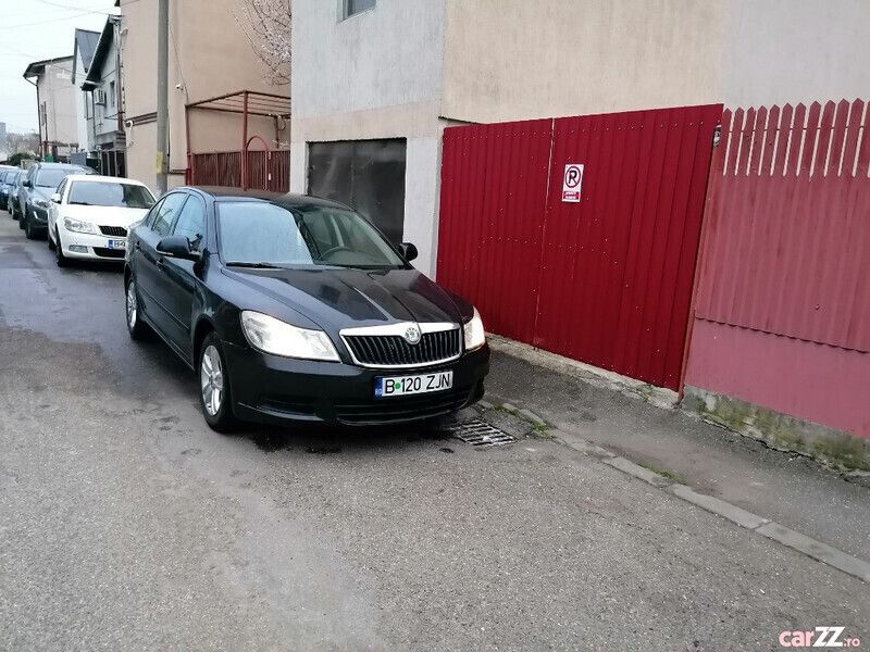 Negru Utilizat 2011 Skoda Octavia Berlinǎ | 4.200 EUR (Super Preț) - Imagine 1/4