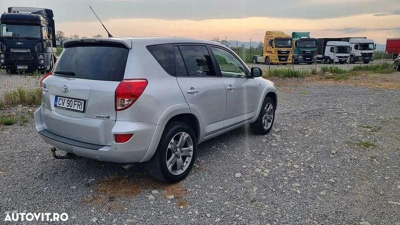 Second-hand Toyota RAV4 Luxury 177 CP (130 kW) 2008 Culoareargint SUV