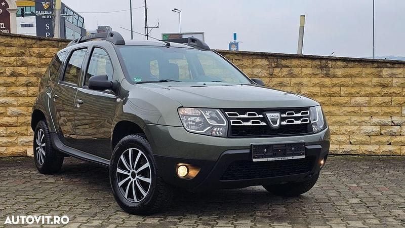 Culoareverde Utilizat 2014 Dacia Duster Lauréate SUV | 6.190 EUR (Preț OK) - Imagine 1/4