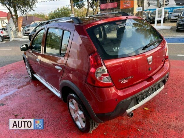 Second-hand Dacia Sandero Stepway 90 CP (66 kW) 2011 Roșu Hatchback