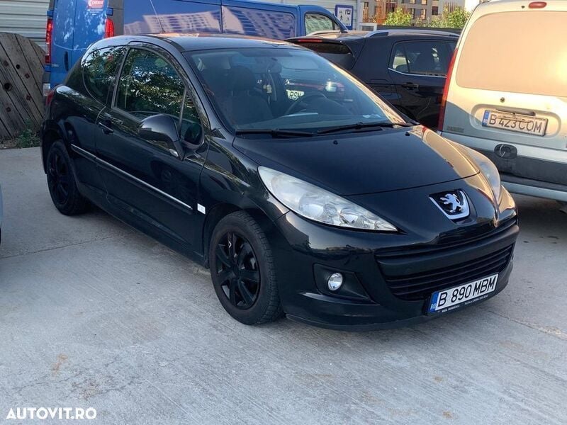 Negru Utilizat 2011 Peugeot 207 Active Coupe | 2.650 EUR - Imagine 1/4