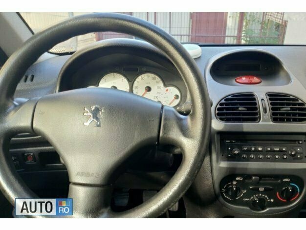 Second-hand Peugeot 206 70 CP (51 kW) 2004 Gri Hatchback