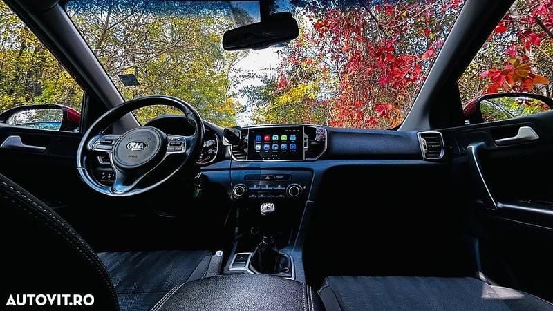 Culoarerosu Utilizat 2016 Kia Sportage Plus SUV | 13.700 EUR (Preț OK) - Imagine 1/4