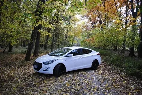 Utilizat 2015 Hyundai Elantra Berlinǎ | 8.500 EUR (Preț bun) - Imagine 1/4