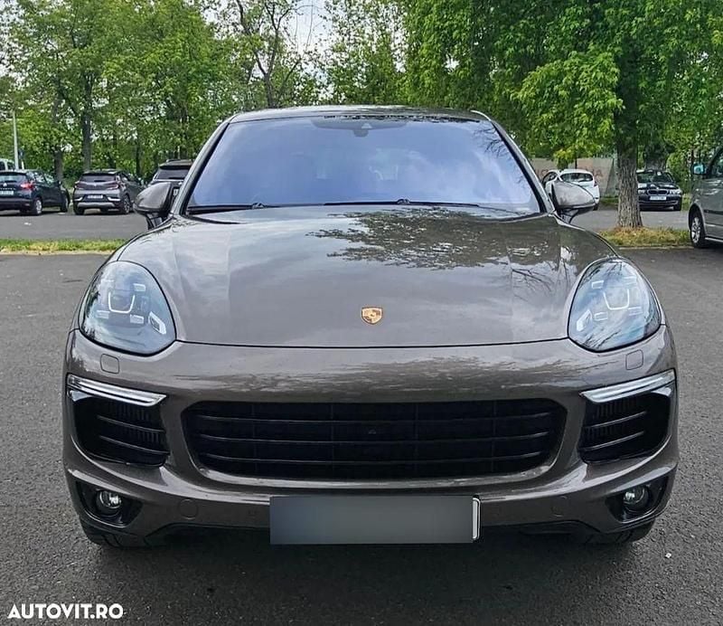 Maro Utilizat 2015 Porsche Cayenne S Platinum Edition SUV | 22.500 EUR - Imagine 1/4