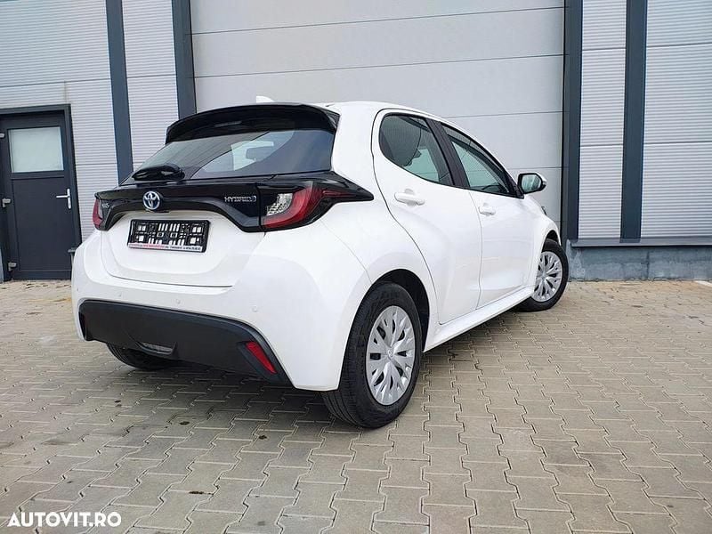Second-hand Toyota Yaris Hybrid Eco 116 CP (85 kW) 2022 Culoarealb Hatchback