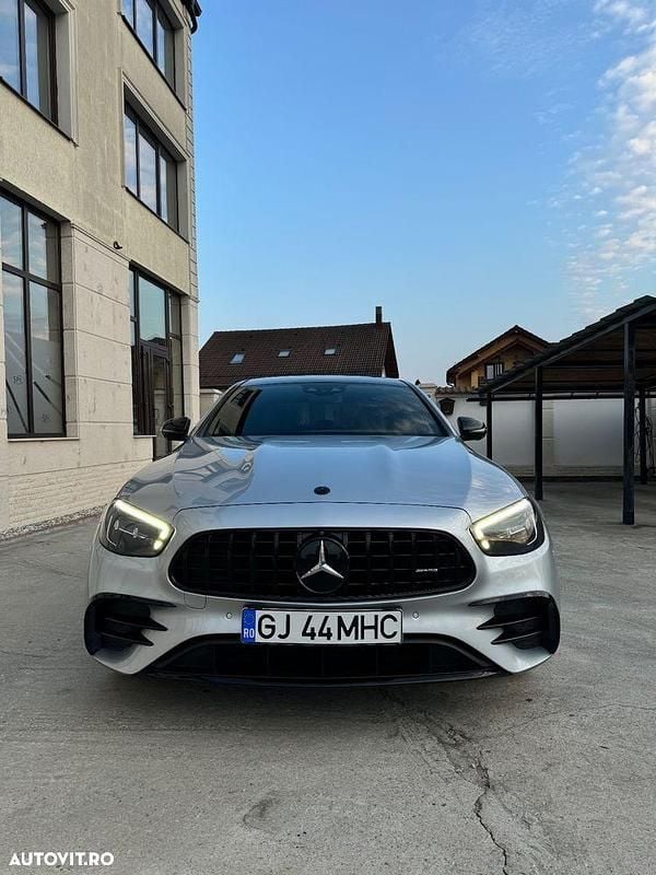 Culoaregri Utilizat 2021 Mercedes E300 AMG line Berlinǎ | 34.500 EUR (Preț bun) - Imagine 1/4