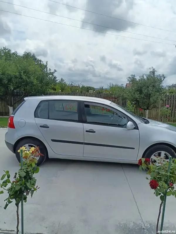 Utilizat 2006 VW Golf V Berlinǎ | 2.400 EUR (Preț OK) - Imagine 1/4