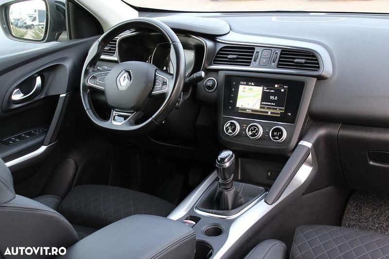 Second-hand Renault Kadjar Intens 159 CP (116 kW) 2020 Culoarenegru SUV