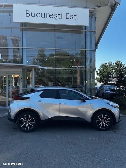 Argint Nouă 2025 Toyota C-HR SUV | 30.600 EUR (Preț bun) - Imagine 1/4