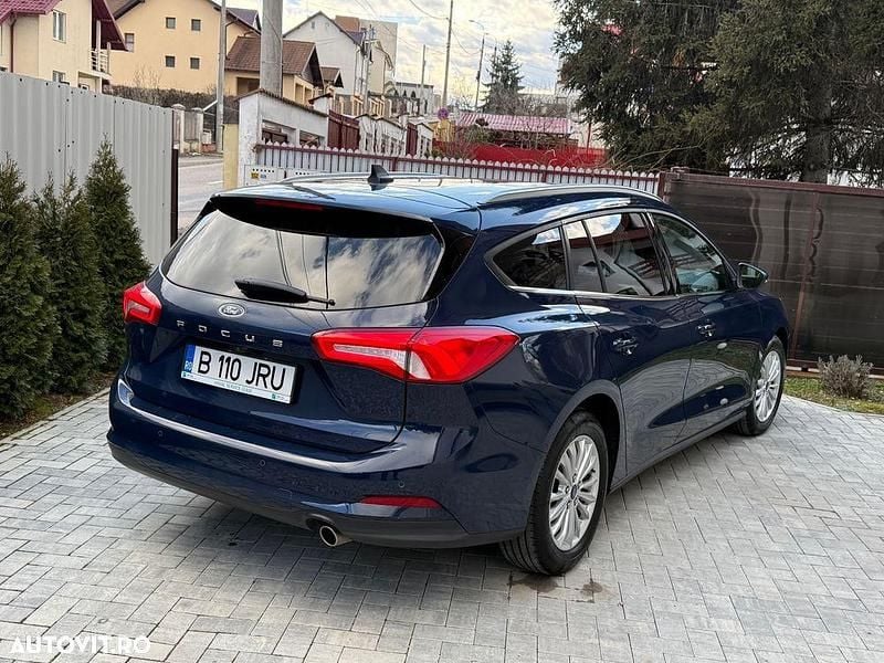 Second-hand Ford Focus Style 125 CP (91 kW) 2021 Culoarealbastru Break