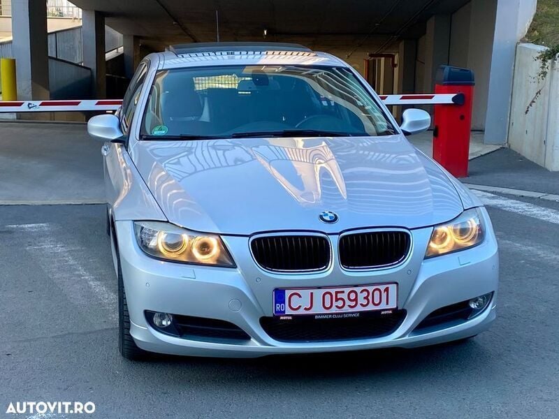 Gri Utilizat 2009 BMW 320 Break | 4.900 EUR (Preț OK) - Imagine 1/4
