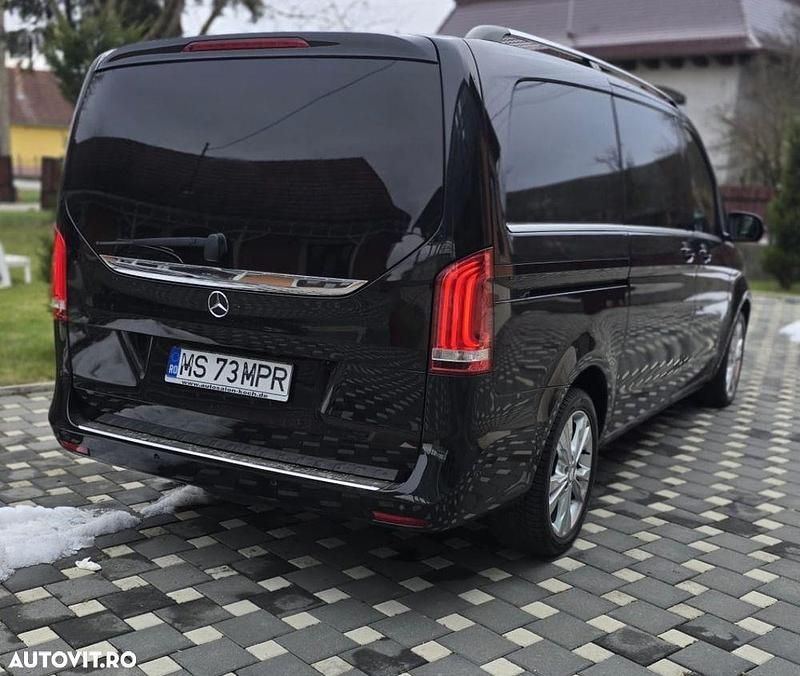 Second-hand Mercedes V250 Avantgarde Edition 190 CP (139 kW) 2015 Culoarenegru Monovolum