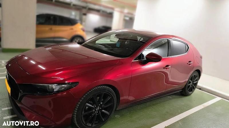Culoarerosu Utilizat 2020 Mazda 3 Hatchback | 16.500 EUR (Preț OK) - Imagine 1/4