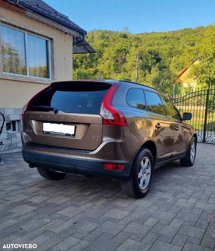 Second-hand Volvo XC60 163 CP (119 kW) 2009 Culoaremaro SUV