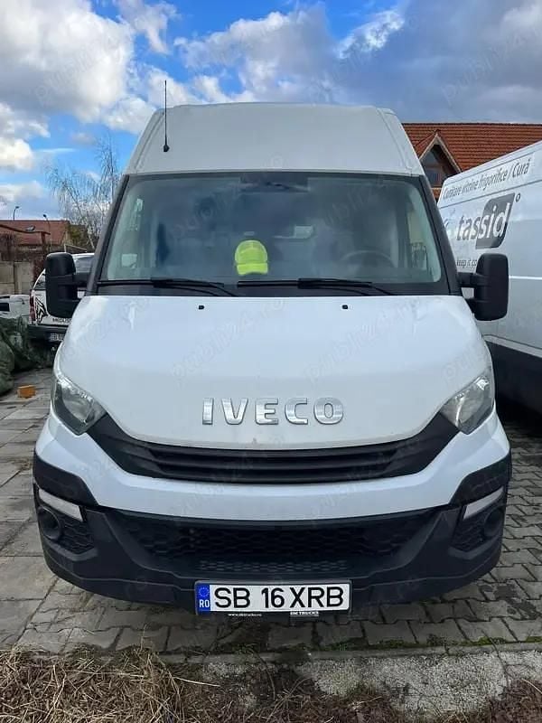 Utilizat 2018 Iveco Daily | 12.000 EUR (Preț bun) - Imagine 1/4