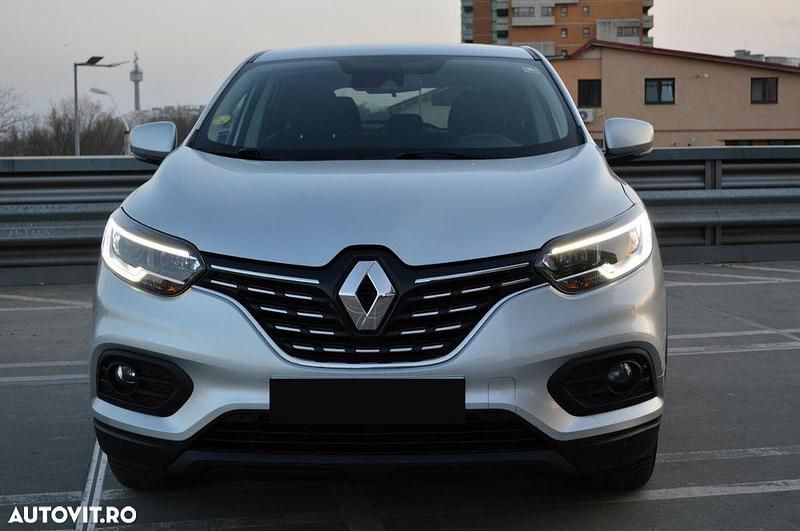 Second-hand Renault Kadjar Business 140 CP (102 kW) 2022 Culoareargint SUV