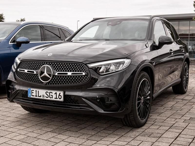 Utilizat 2025 Mercedes GLC220 AMG | 76.906 EUR - Imagine 1/1
