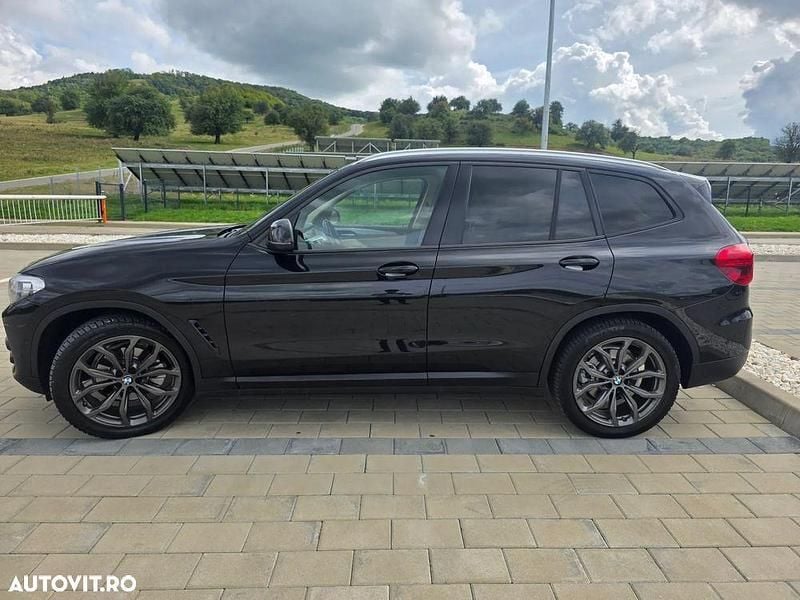 Culoarenegru Utilizat 2018 BMW X3 xLine SUV | 21.500 EUR (Preț bun) - Imagine 1/4