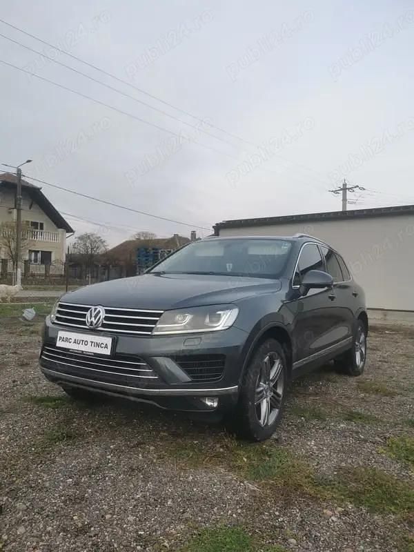 Gri Utilizat 2015 VW Touareg SUV | 17.490 EUR (Super Preț) - Imagine 1/4