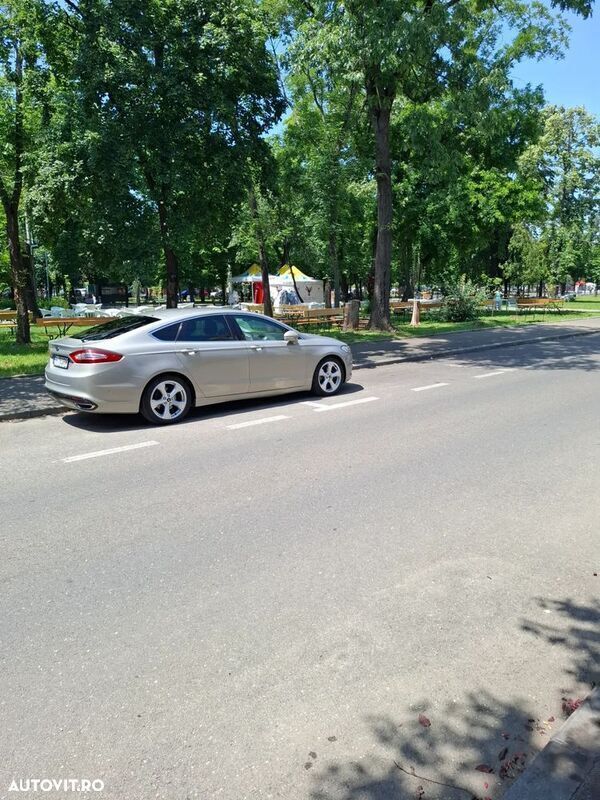 Bej Utilizat 2015 Ford Mondeo Titanium Berlinǎ | 10.500 EUR (Preț OK) - Imagine 1/4