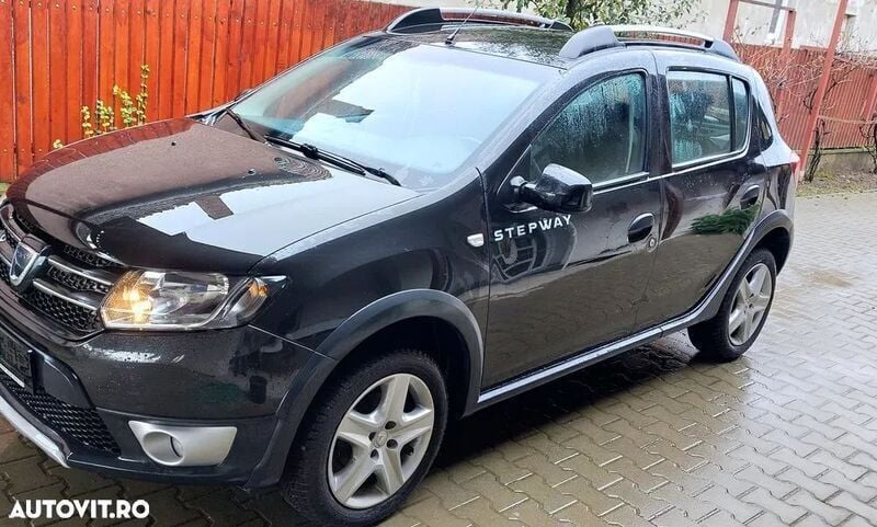 Negru Utilizat 2013 Dacia Sandero Prestige Hatchback | 5.490 EUR (Preț OK) - Imagine 1/4