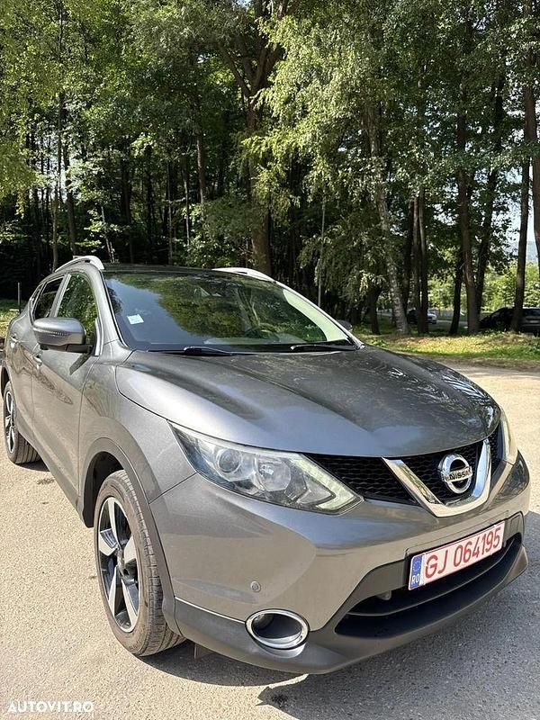 Culoarebej Utilizat 2016 Nissan Qashqai N-Connecta SUV | 11.700 EUR (Preț OK) - Imagine 1/4