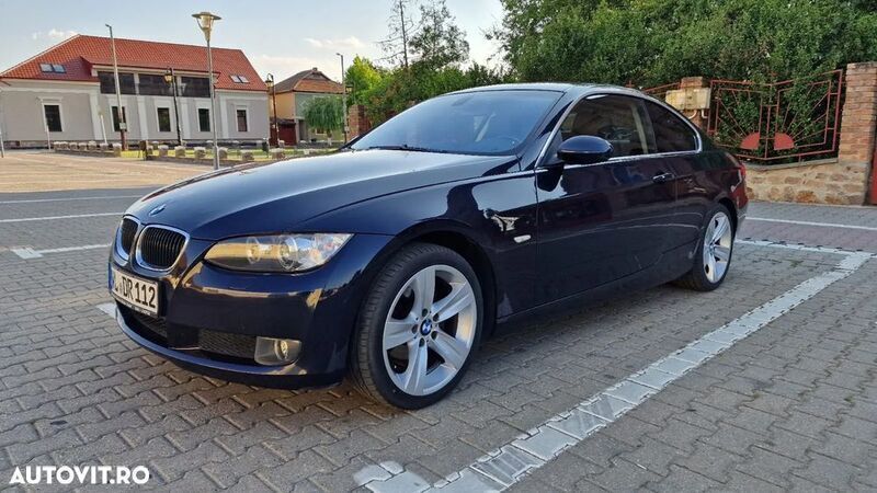 Albastru Utilizat 2009 BMW 320 Coupe | 8.200 EUR (Puțin scump) - Imagine 1/4
