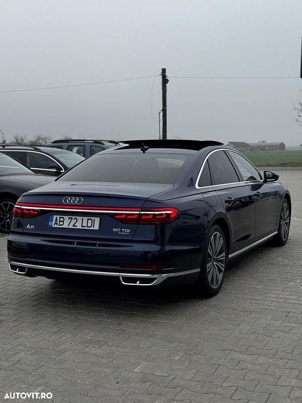 Second-hand Audi A8 286 CP (210 kW) 2022 Culoarealbastru Berlinǎ