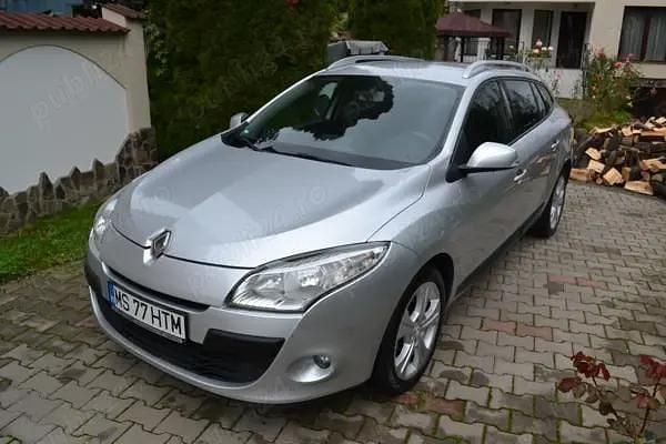 Argintiu Utilizat 2011 Renault Mégane GrandTour Break | 4.650 EUR (Preț OK) - Imagine 1/4
