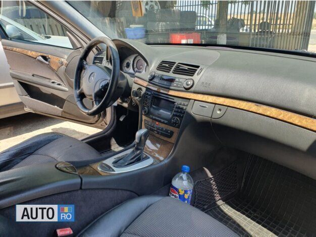 Second-hand Mercedes E220 150 CP (110 kW) 2005 Albastru Break