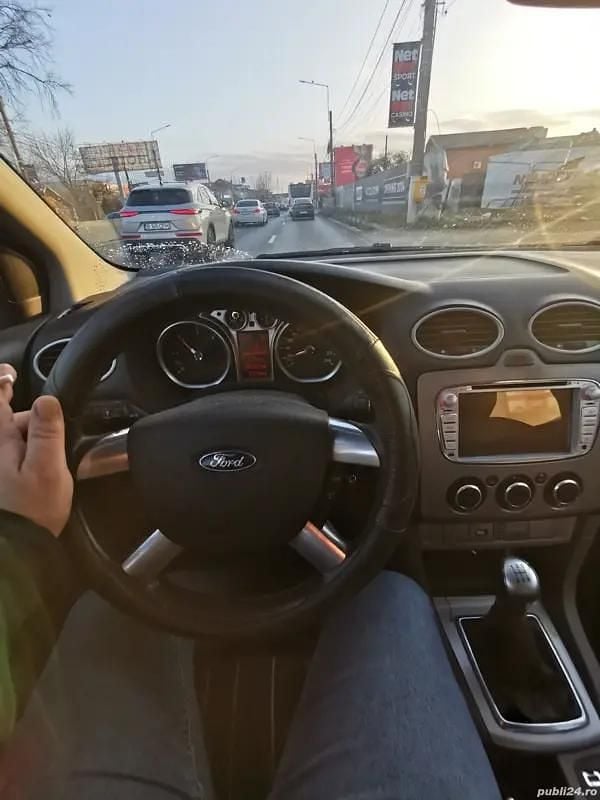 Albastru Second-hand 2009 Ford Focus Hatchback | 2.600 EUR (Preț OK) - Imagine 1/4