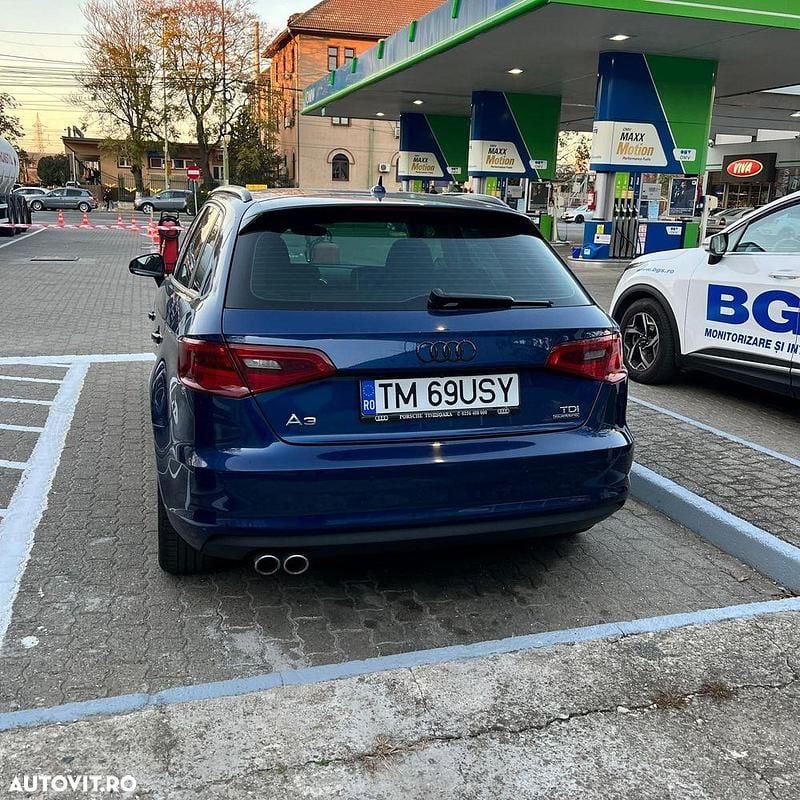 Second-hand Audi A3 Attraction 150 CP (110 kW) 2015 Culoarealbastru Hatchback