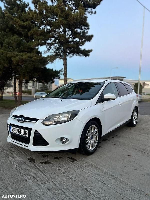 Second-hand Ford Focus Titanium 140 CP (102 kW) 2012 Culoarealb Break