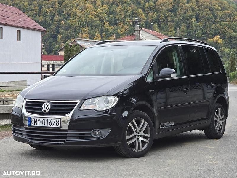 Culoarenegru Utilizat 2008 VW Touran Conceptline Monovolum | 2.950 EUR (Preț bun) - Imagine 1/4