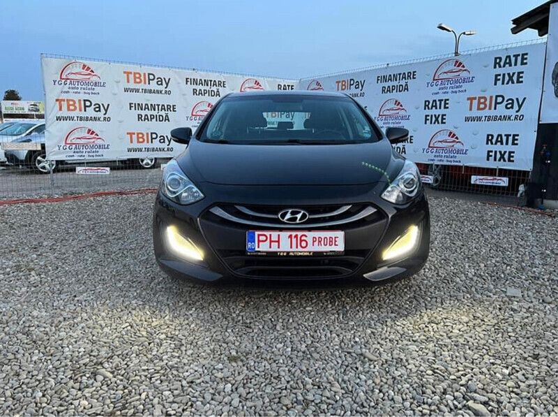 Second-hand Hyundai i30 Trend 110 CP (80 kW) 2012 Negru Hatchback