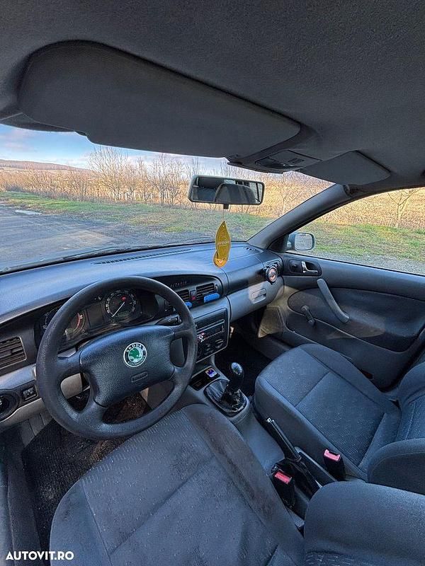 Second-hand Skoda Octavia Classic 90 CP (66 kW) 2003 Culoareargint Break