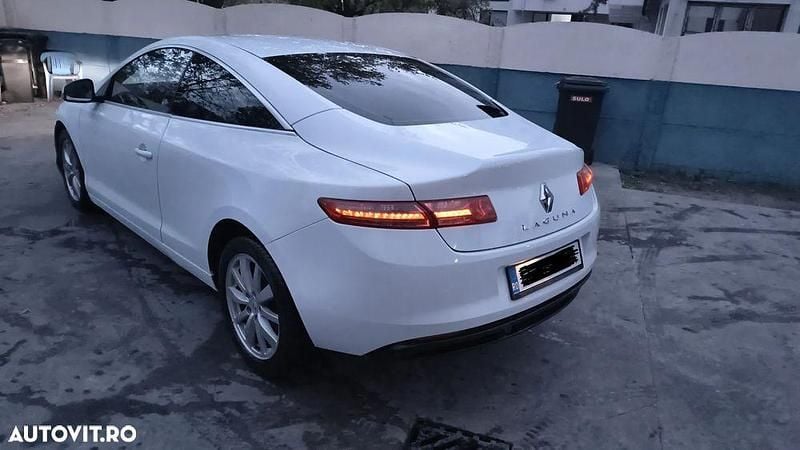 Second-hand Renault Laguna Coupé Dynamique 150 CP (110 kW) 2009 Culoarealb Coupe